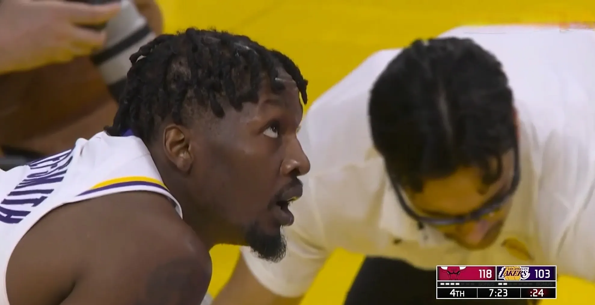 公牛碾压尼克斯,萨博尼斯三分雨点燃全场 公牛碾压尼克斯,萨博尼斯三分雨点燃全场