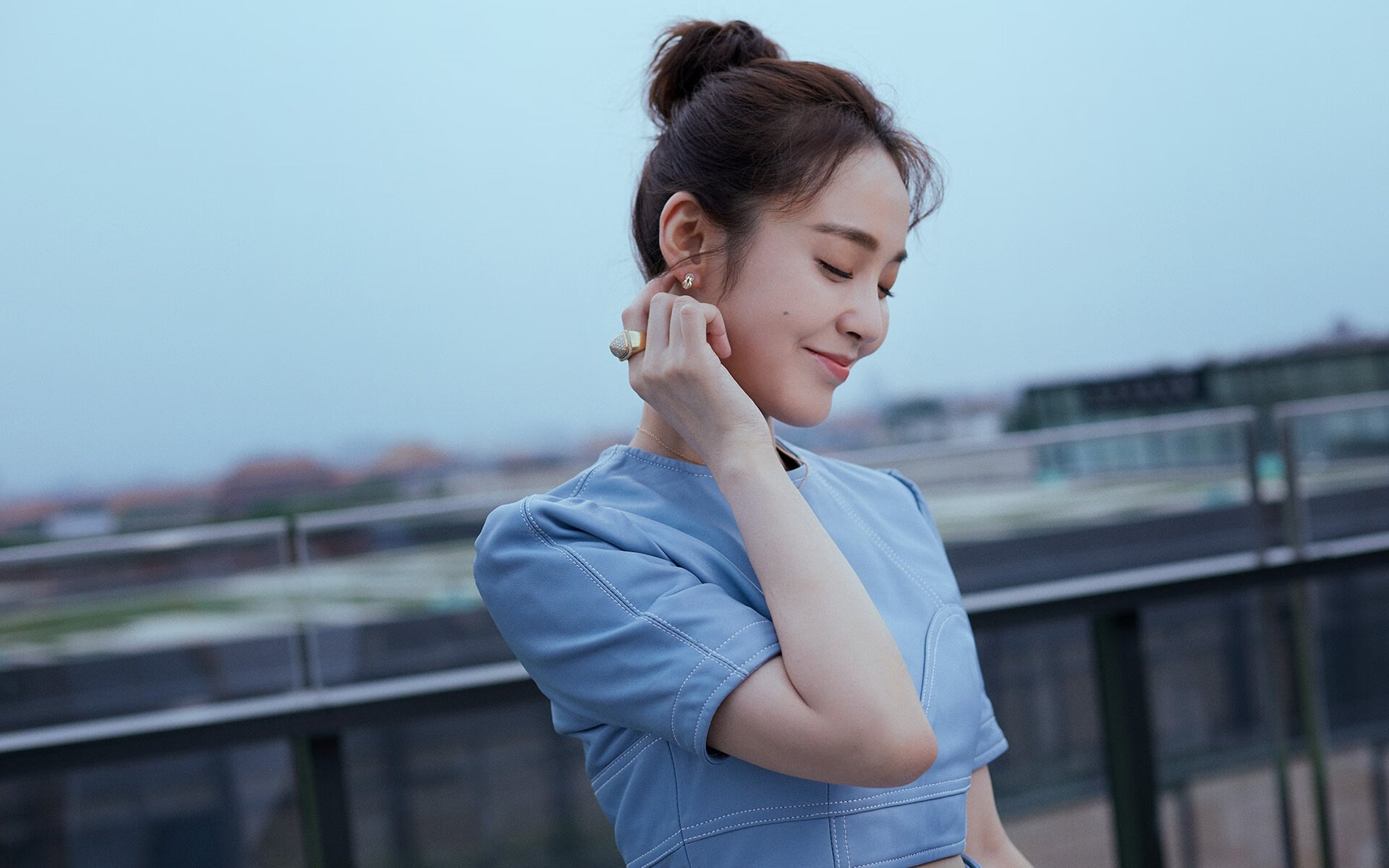 开云体育平台APP-蜂群撕裂雄鹿，赤狐福克斯的完美猎杀