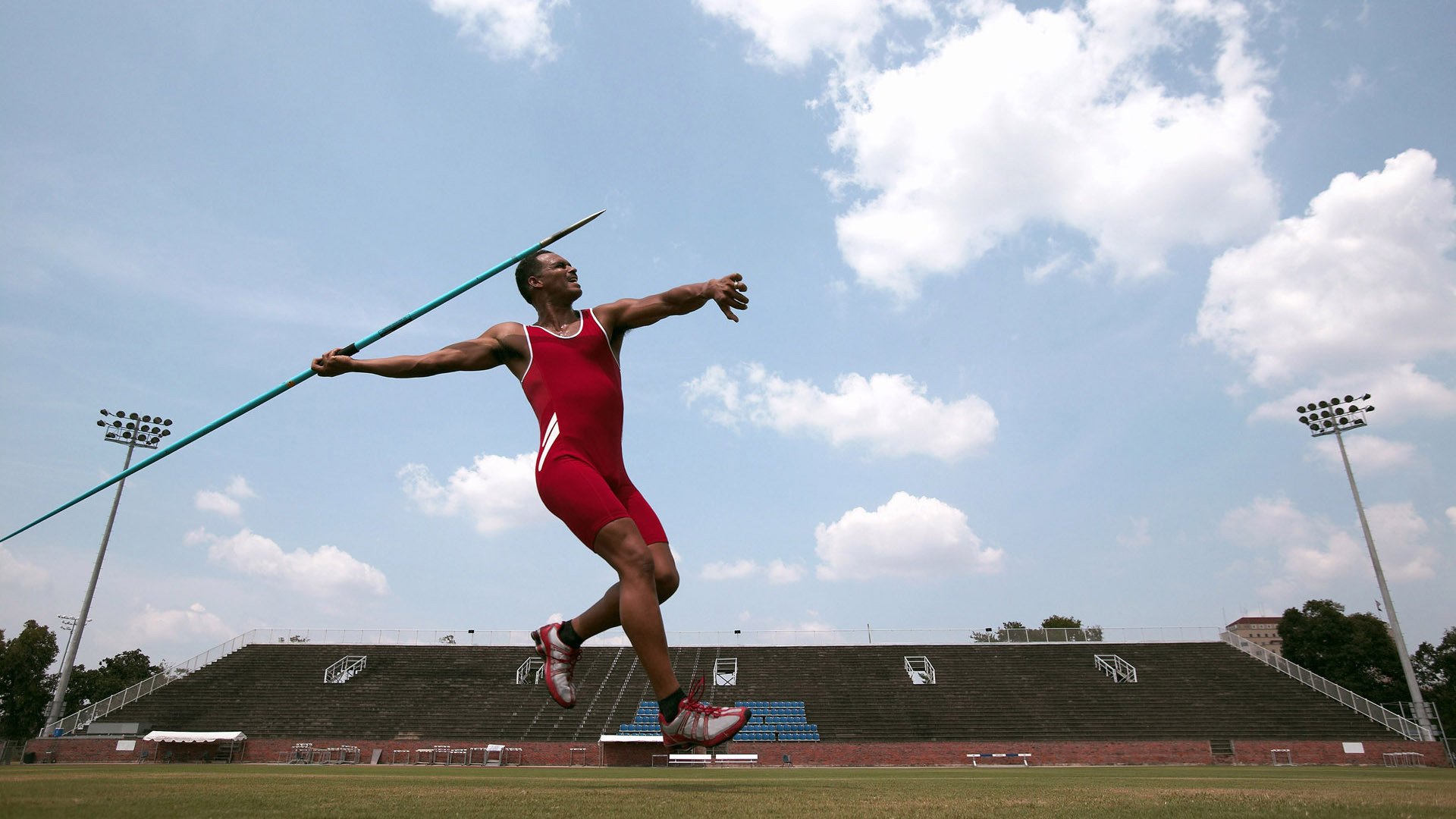 从勒沃库森鏖战巴黎到美加墨世界杯，皮克的传奇接管之旅